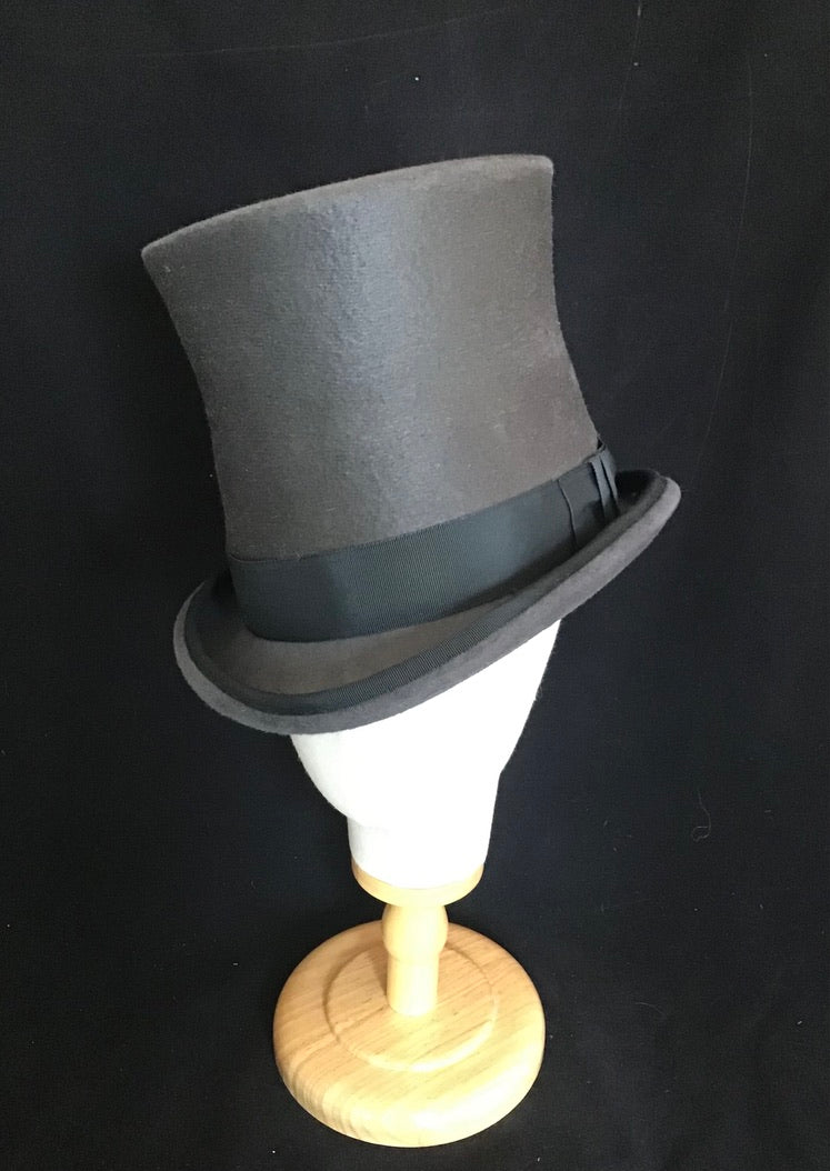 Classic "Paris" top hat in brushed Coney Fur Felt