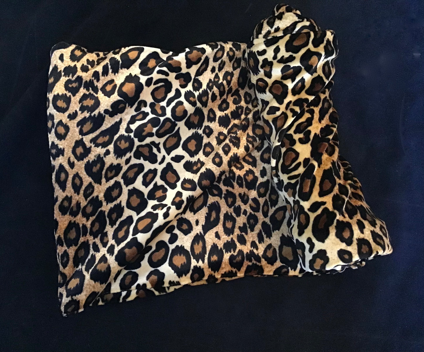 Leopard print velvet in classic colors