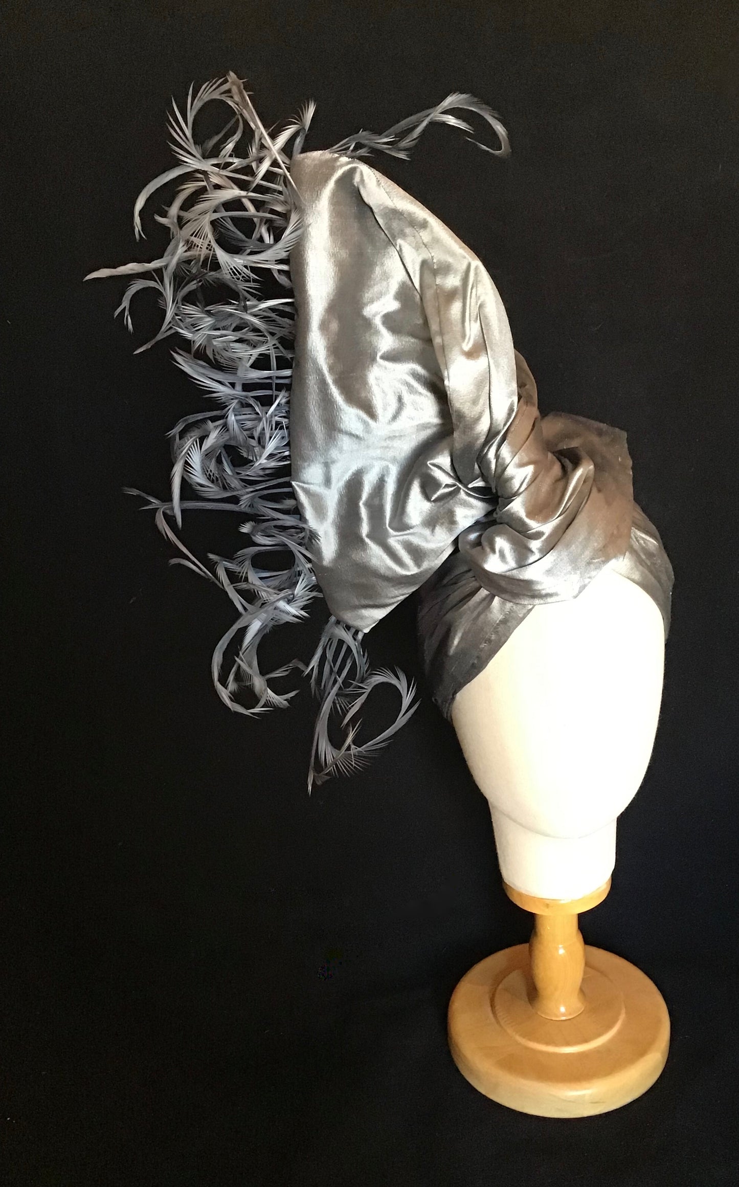 Silk shantung with pin feathers in silver